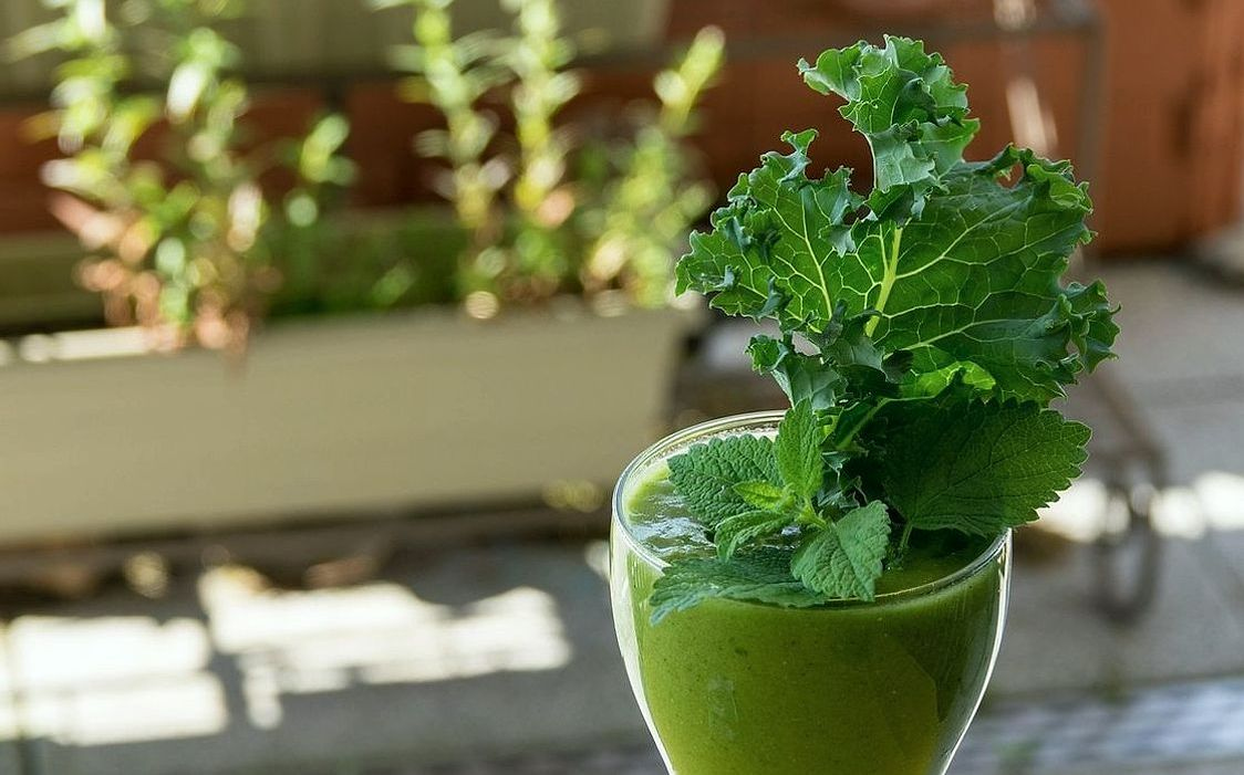 The front of the juice bar on a sunny corner